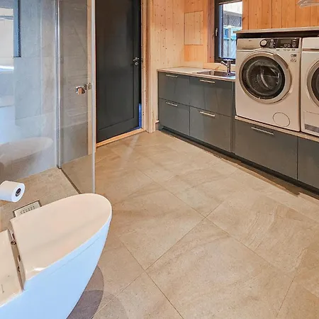 Lovely Home In Edland With Sauna Hébergement de vacances *