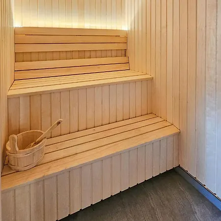Дом отдыха In Edland With Sauna