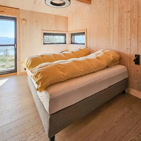 בית נופש In Edland With Sauna *